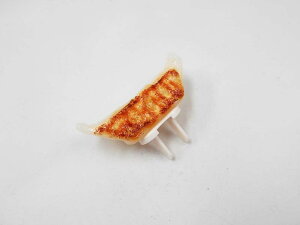 【 プラグカバー 餃子・小 】 日本製 小物 食品サンプル おもしろ プレゼント かわいい おしゃれ ハンドメイド 模型 フェイクフード フード 食べ物 パーツ 撮影 大阪 ユニーク Japan コンセン