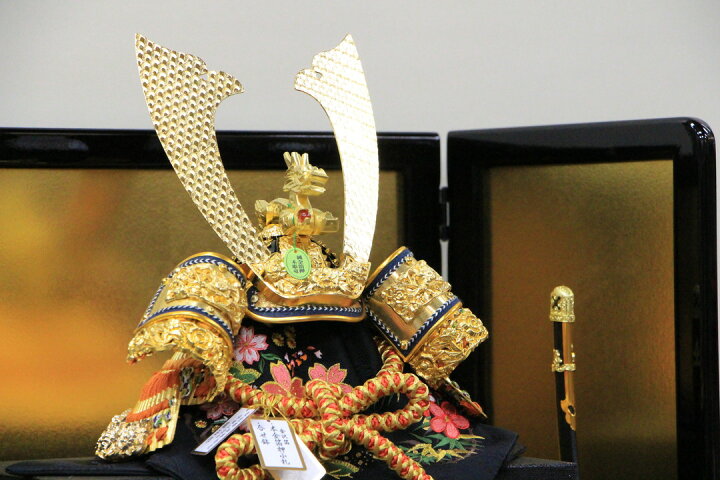 楽天市場】五月人形 おしゃれ 15号 招福兜 赤金房 金沢箔 本金箔押小札 