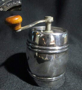 yAeB[NzXeAOVo[̃ybp[OC_[