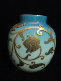 【ヴィクトリアンアンティーク　ウランガラス】　青いウランガラスの英国製花瓶