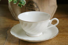 【白い食器】ニューボーン　ゴールドライン　　紅茶が映える　カップ＆ソーサーサー 　しろい 白い ホワイト 白い器　白い食器 白い陶器