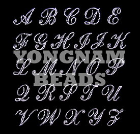 【クリスタル】 アルファベット ラインストーンモチーフ アイロン接着可 ロゴに最適 やや大きめのSサイズ ご希望の文字を色選択よりお選びください。