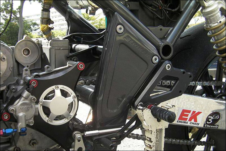 楽天市場】STRIKER エアロデザイン カーボンピボットカバー（平織り 