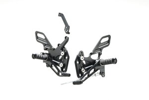 STRIKER �X�y�V�����X�e�b�v�L�b�g 4�|�W�V�����i�u���b�N�j/GSX-R125 ABS SS-AA2147B