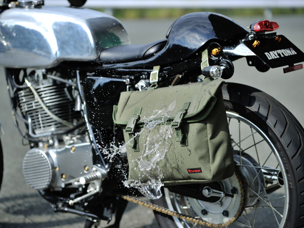 DAYTONA (デイトナ) バイク用 ツーリングバッグ サイドバッグ Henlybegins ヘンリービギンズ DHS-9 防水サドルバッグMIL  8L 98912 moto-zoa 