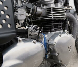 トライアンフ 空冷ボンネビル/SE/スピリット/スクランブラー900/スラクストン900 メインキー イグニッション 移設 ブラケット ステー タマリット