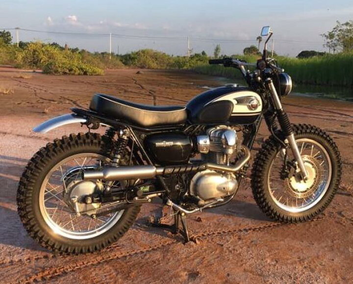 楽天市場】W400、W650、W800 ビンテージ スクランブラーシート 白 