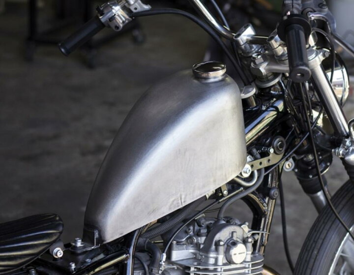 楽天市場】ヤマハ SR400/500 ナロースポーツスタータンクキット ハイ 