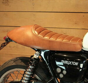 �X���N�X�g�� 1200 �S�[���h���U�[ ���[�T�[�V�[�g BAAK Triumph
