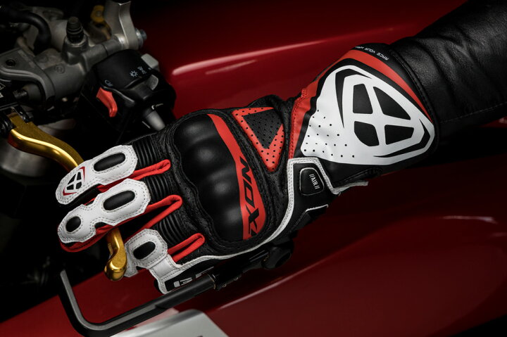 楽天市場】【国内正規取扱商品】IXON(イクソン) GP5 AIR BLACK/WH/RED 