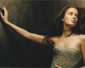 �G�~���[�u�����g Emily Blunt �f�� �ʐ^ �|�X�^�[ �A���i 8x10�C���`�T�C�Y ��20.3x25.4cm.