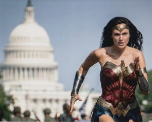 �����_�[�E�[�}�� �K���K�h�b�g Wonder Woman Gal Gadot �f�� �ʐ^ �A���i ��20.3x25.4cm.