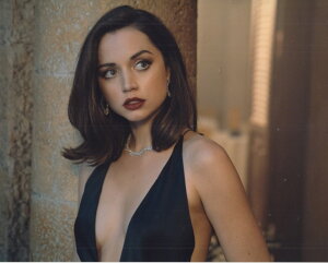 007 m[^CgD_C AifA}X Ana de Armas f ʐ^ Ai 8x10C`TCY 20.3x25.4cm