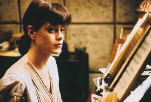 (�ق�A4�T�C�Y) �~�j�|�X�^�[�ʐ^ �u���[�h�����i�[ Blade Runner �V���[�������O Sean Young �f�� �ʐ^ �A���i ��20.3x30.5cm