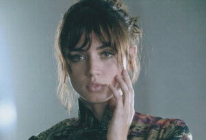 (قA4TCY) ~j|X^[ʐ^ u[hi[2049 AifA}X Ana de Armas Blade Runner f ʐ^ Ai 20.3x30.5cm