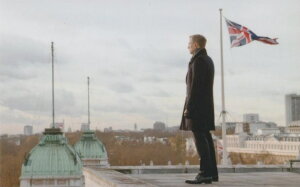 �T�C�Y�����ӁB�J�[�h�T�C�Y�ʐ^ �X�}�z�P�[�X�̒��� 007�@�_�j�G���N���C�O�@Daniel Craig ��8.5 x 5.4cm�@�A��