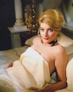 007���V�A��舤�����߂� �_�j�G���r�A���L Daniela Bianchi �f�� �ʐ^ �A���i 8x10�C���`�T�C�Y ��20.3x25.4cm