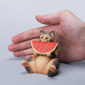 木彫り風 猫 フィギュア 置物 可愛い 北欧風 インテリア リアル 猫雑貨 癒し オブジェもぐもぐ猫 スイカver 木彫り風 フィギュア 置物 可愛い 猫雑貨