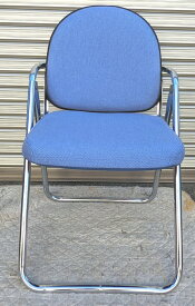 【在庫処分品・新品】コクヨ 折りたたみ椅子座り心地の良いバネイスタイプです。クロームメッキ脚　【送料無料】