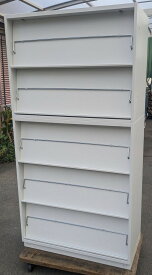 【中古】 イトーキ　マガジンラック（雑誌架）パンフレットを置くのにも便利です。合計5段【個人宅配送不可】【日曜・祝日・夜間配達不可】