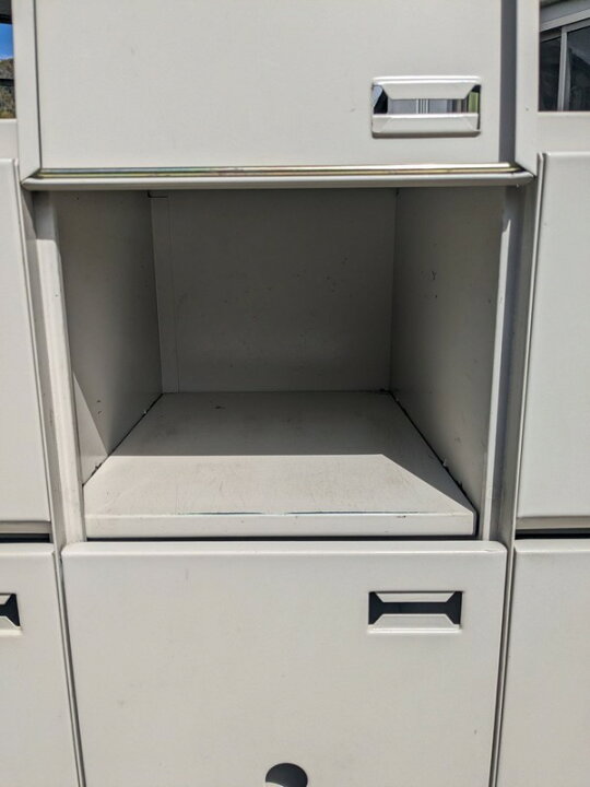 楽天市場】【中古】 コクヨ 24人用シューズボックス 扉付き（施錠は 