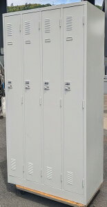 【わけあり アウトレット(訳あり)】ナイキ 4人用ロッカー【運送事故品】AW色【夜間や日曜日・祝日の配達はできません。】【個人宅へのお届け不可商品です。】