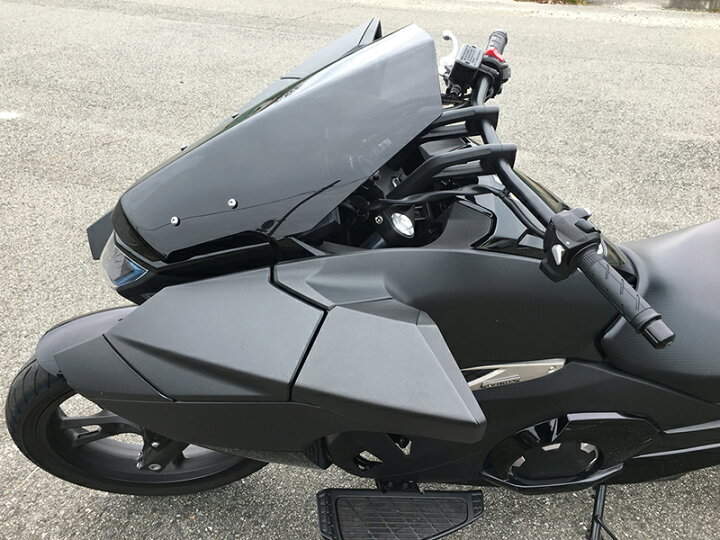 楽天市場 ホンダ Nm4 ウインドシールド ダーク エッジドシェイプ スクリーン パーツ Honda Nm4 01 Nm4 02 At限定 マイナーチェンジ 逆車 輸入車 カスタム 部品 アキラ レッド アクセサリー 風防 オプション カスタムパーツ 二人乗り 人気 マッドファクトリー楽天市場店