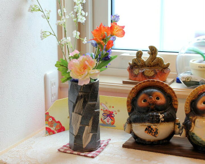楽天市場 信楽焼 一輪挿し 白 刷毛目面取り 小さい 花瓶 陶器 おしゃれ 花入 北欧 陶器 花びん 花器 フラワーベース プレゼント ギフト 信楽 信楽焼き やきもの Ma024 09g 夢源陶房