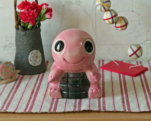 信楽焼 カメ 置物 桃釉 5号 立ち亀 ピンク おしゃれ 亀の置物 かわいい かめ 玄関 インテリア 雑貨 信楽焼 陶器 和風 敬老の日 ギフト プレゼント アクセサリー 焼き物 信楽焼き(eda)