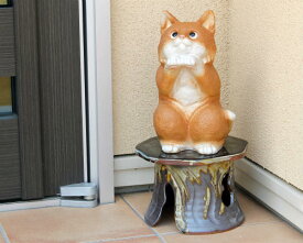 信楽焼 猫 置物 幸福の猫の置物 10号 茶 陶器 猫の置物 おしゃれ ねこ 玄関に インテリア アンティーク ネコ 雑貨 開店祝い 信楽焼き 焼き物 やきもの(MB102-09BG)