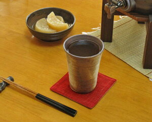 信楽焼 焼酎グラス 緋色 スカーレット刷毛目 小 焼酎カップ 湯呑み ビールグラス ビアグラス フリーカップ ビアカップ 小さい タンブラー ハイボール 焼酎 酒器 おしゃれ 食器 北欧 還暦祝い