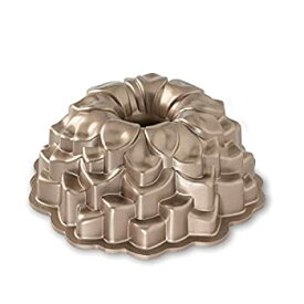 【中古】【輸入品・未使用】Nordic Ware 87537Nw Blossom Bundt Cake Pan