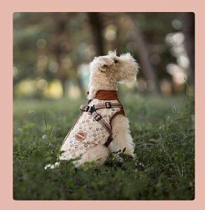 犬服 ジャケット ハーネス 一体型 ベスト 防水 防風 防寒 ダウン風 中綿 秋冬 プリント ナイロン ジッパー付き 暖かい 反射テープ付き 背中開き ウェア ペット 服 小型犬 中型犬 裏起毛 着脱