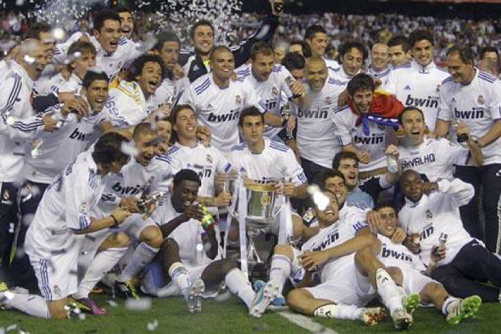 楽天市場 Sale レアルマドリード 11コパ デル レイ優勝記念ユニフォーム スペイン国王杯 リーガエスパニョーラ C ロナウド Real Madrid Real01 ｅｃムンディアル