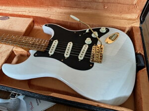 Fender Custom Shop American Custom Stratocaster NOS - Handwound PU's / Aged White Blonde@tF_[JX^Vbv