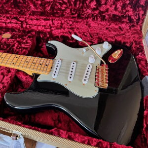 Fender Custom Shop Limited Edition '54 Stratocaster Black / Gold Hard WaretF_[JX^Vbv@~ebhGfBV'54 XggLX^[EubNES[hn[hEFA