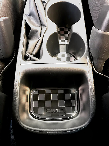 車種専用設計 トヨタ yaris ヤリス チェッカー 2020.2～ 専用センターコンソールコースター 1pcs 祝日 定番キャンバス
