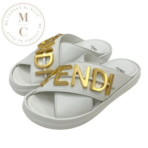 �t�F���f�B FENDI �T���_�� �C �V���[�Y ���U�[ �z���C�g �� �S�[���h ���^�����S