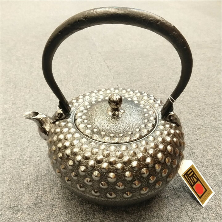 楽天市場】南部鉄瓶 薫山工房 砂鉄製 砂鉄鉄瓶 鉄鉢型 鬼霰 1.8L 