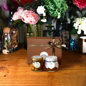 【バレンタイン応援★最大2000円OFFクーポン】ナッツの蜂蜜漬け エトワールM（90g） + マヌカハニーブレンド（90g）【MGO30+相当】 / ブラウンギフトボックス(S) + MYHONEYロゴ入りリボン + 手提げ袋 【当日出荷可能】
