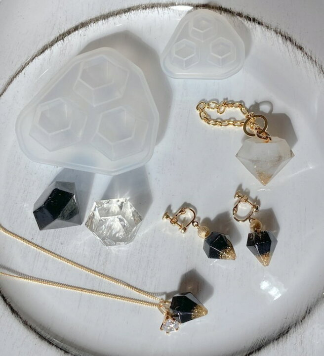 楽天市場 シリコンモールド クリスタル 天然石 宝石 石 ダイヤモンド パーツ アクセサリー チャーム アロマワックスサシェ サシェ クレイケーキ キャンドル アロマストーン レジン インアリウム クリアリウム エポキシ樹脂 石膏 Myrtille Craft 楽天市場店