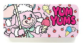 【YUMYUMS】ヤムヤムズ　缶ペンケース　03チリーチェリープードル　デザイン柄　ブリキ缶　カンペンケース