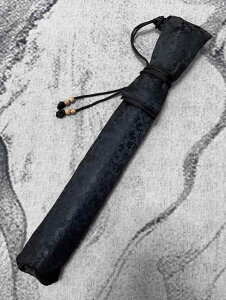 横笛 袋 ケース 釣り竿 刀 剣 尺八 古風 南箏 黒 花柄 楽器 竹笛 保護 カバー 持ち運び 収納 便利 携帯 保存 耐摩耗性 紐つき 厚手 G 調 裏地