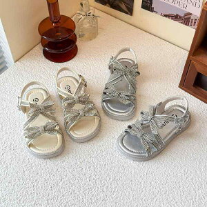 サンダル 女の子 キッズ 春夏 歩きやすい 軽量 プリンセス風 ラインストーン リボン マジックテープ ストラップ 韓国風 合皮 小学生 幼児 普段使い カジュアル アイボリー シルバー(x2)