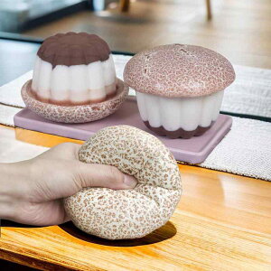食品サンプル スクイーズ 触り心地抜群 低反発 PU製 きのこ型 ケーキ 本物そっくり カップケーキ型 フェイクスイーツ インテリア 置物 ショーケース ディスプレイ 店舗装飾 教育玩具 おしゃ