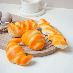 食品サンプル PU素材 高反発 もちもち スクイーズ パン リアル 本物そっくり 撮影用小物 ブックデコレーション ディスプレイ インテリア クロワッサン 四角パン(x2)