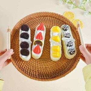 フェイクスイーツ PU製 リアル フルーツクリームケーキ スクイーズ 低反発 ストレス解消 冷蔵庫マグネット 装飾 おもちゃ マンゴー いちご クッキー型(x2)