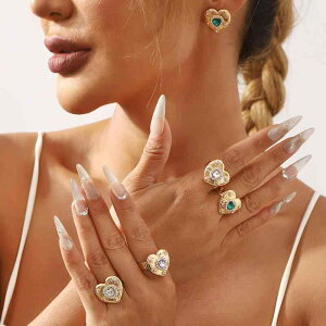 ピアス 指輪 レディース 宮廷風 クリスタルガラス ハート 幾何学デザイン 合金 電気メッキ加工 高級感 デイリーユース サイズ調整可能 ファッション 通勤 オフィス カジュアル 上品 おしゃ