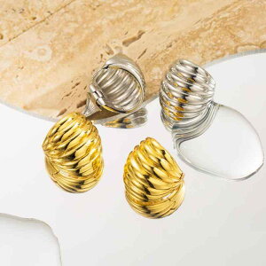 フープピアス レディース 変色防止 真鍮製 フレンチレトロ マリンスタイル 貝殻モチーフ 小ぶり 個性的 クールデザイン 電気メッキ加工 ゴールド シルバー おしゃれ 秋冬