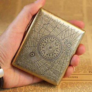 シガレットケース メンズ 20本収納 金属製 フリップ式 蓋付き 耐圧 防塵 高級感 彫刻花柄 アンティーク調 おしゃれ スリム 携帯用 シガレットボックス